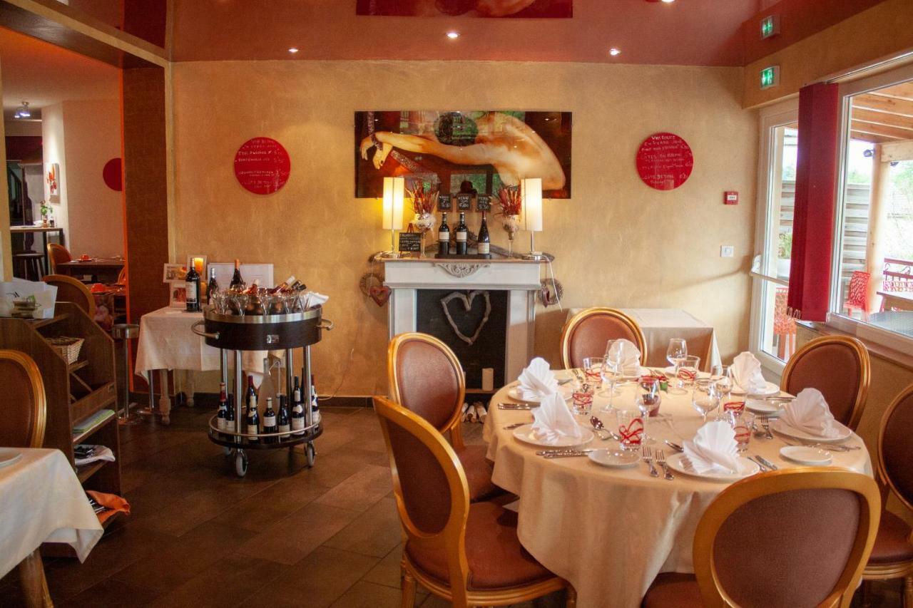 Relais Vosgien - Hotel Restaurant "La Table De Sophia" Saint-Pierremont  ภายนอก รูปภาพ